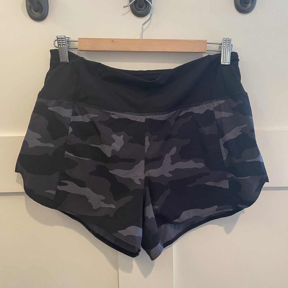 Athleta Running Free Shorts Black Camo Sz Small